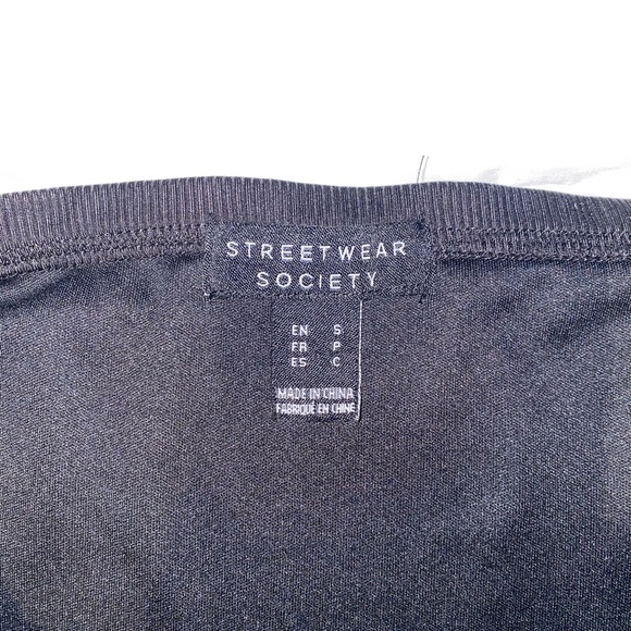 Mini off the shoulder dress - Picture 2 of 3